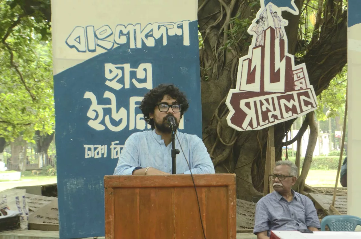 ঢাকা বিশ্ববিদ্যালয়ে গবেষণা: স্বপ্ন যেখানে কাঠামোর কাছে হার মানে